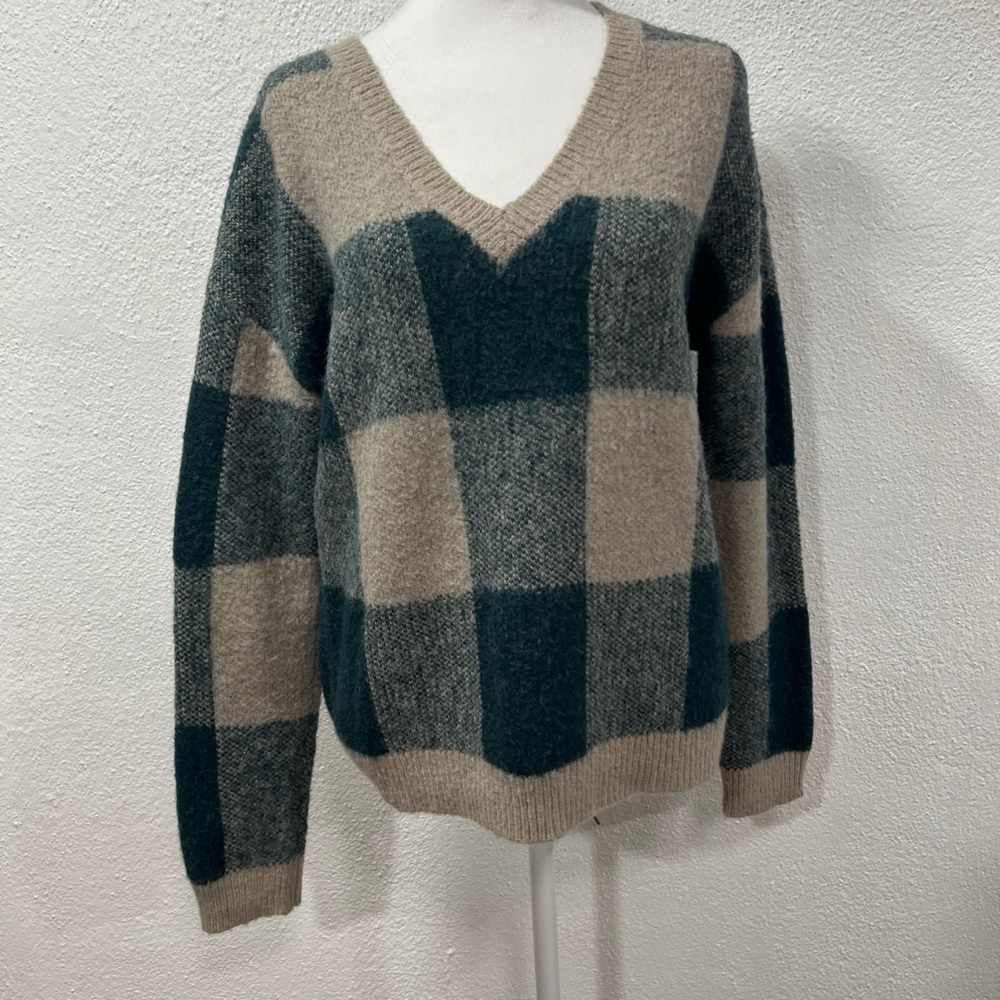 Plaid V-Neck Sweater‎ - Green and Tan